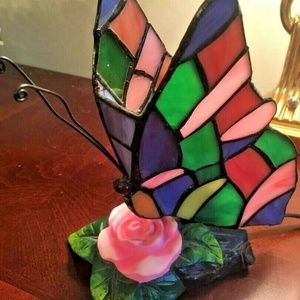 Lovely Tiffany Style Stained Glass Butterfly Lamp
